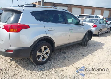 2015 Toyota Rav4 Xle z USA, uszkodzony, nr VIN 2T3WFREV9FW180830